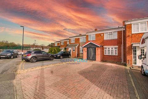 3 bedroom terraced house for sale - Minster Way, Langley