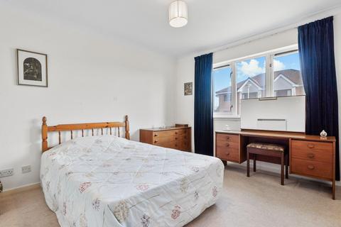 9 Canberra Court Braidpark Drive, Giffnock, Glasgow, G46 6NS