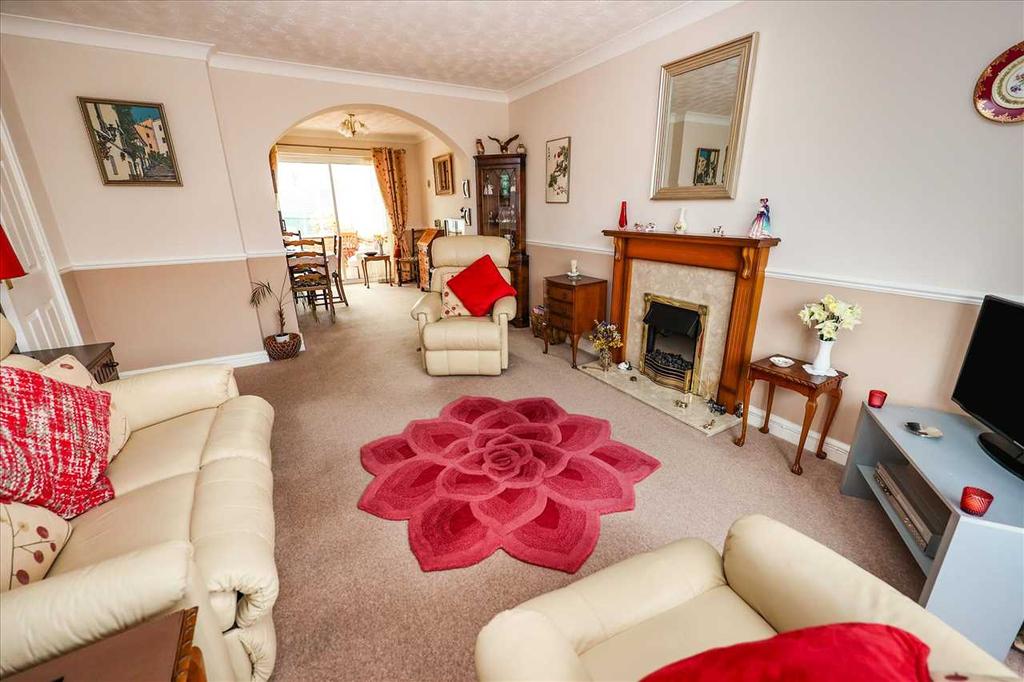 Willow Road, Branston, Lincoln 3 bed detached bungalow £325,000