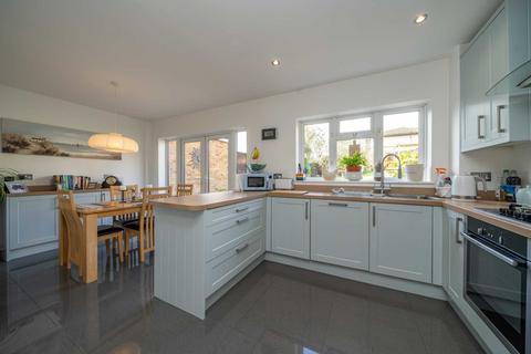 38 Roseheath, Hemel Hempstead, HP1 2LT