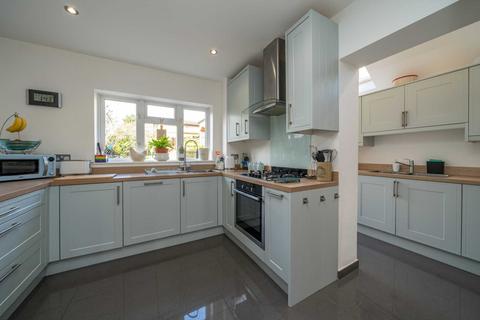 38 Roseheath, Hemel Hempstead, HP1 2LT