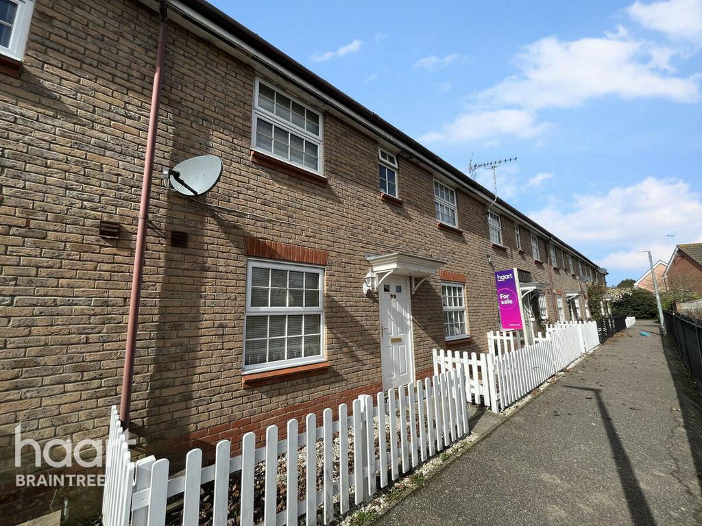 Gulls Croft, Braintree 3 bed terraced house £325,000