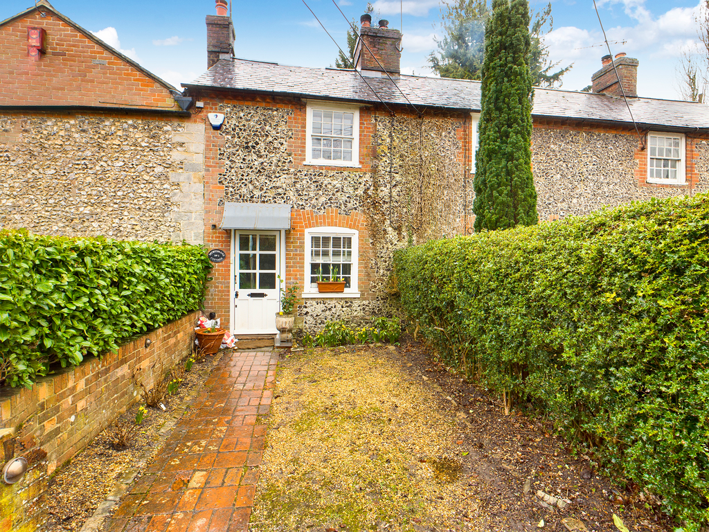 Sportsmancottage front 1