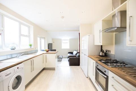 undefined, Auckland Avenue, Hull, HU6