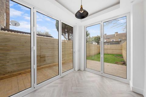 16 Dunmow Road, London, E15 1TZ
