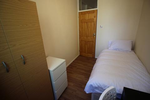 6 bedroom maisonette to rent, LONDON, E14