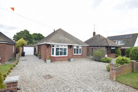 3 bedroom chalet for sale, Manor Way, Holland-on-Sea