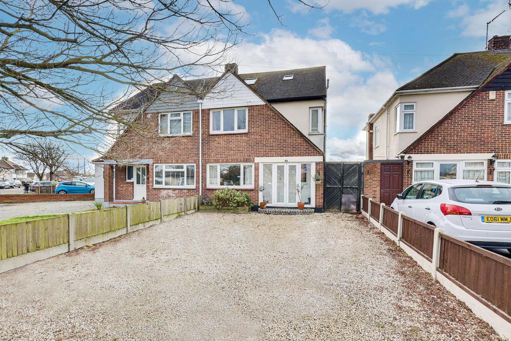 Oaken Grange Drive, Southendonsea, SS2 4 bed semidetached house £