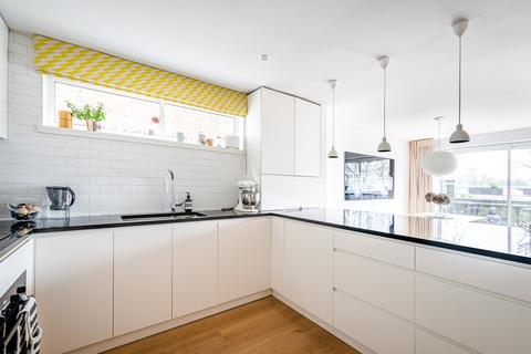 6 Pennethorne Close, London, E9 7HF