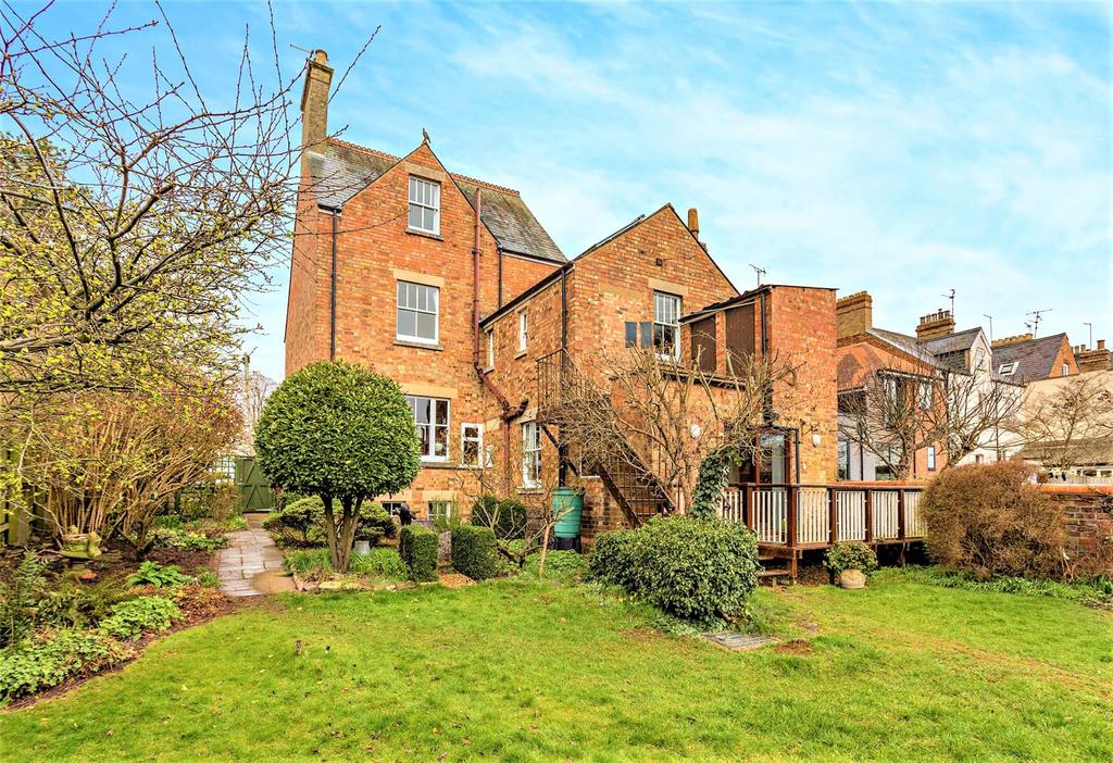 Glapthorn Road, Oundle... 5 bed detached house £825,000