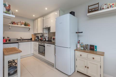 1 Hanover Close, Ashford, TW15 3FG