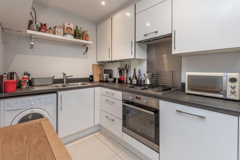 1 Hanover Close, Ashford, TW15 3FG