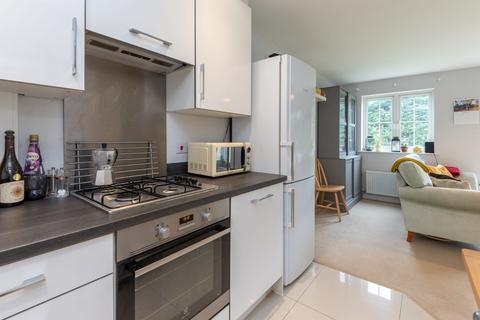 1 Hanover Close, Ashford, TW15 3FG