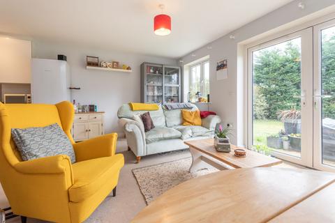 1 Hanover Close, Ashford, TW15 3FG