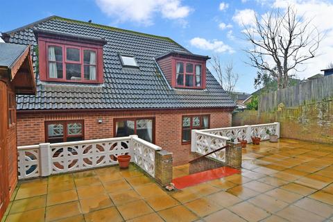 4 bedroom detached house for sale, Court Farm Road, Newhaven, East Sussex