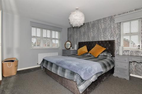 1 Cliffside Drive, Broadstairs, CT10 1RX