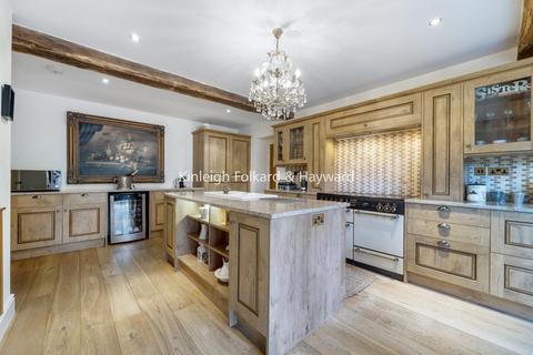 May Cottage Westbury Road, Bromley, BR1 2QB