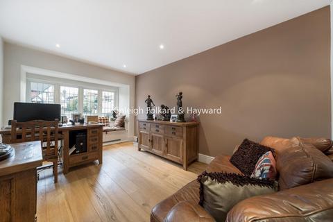 May Cottage Westbury Road, Bromley, BR1 2QB
