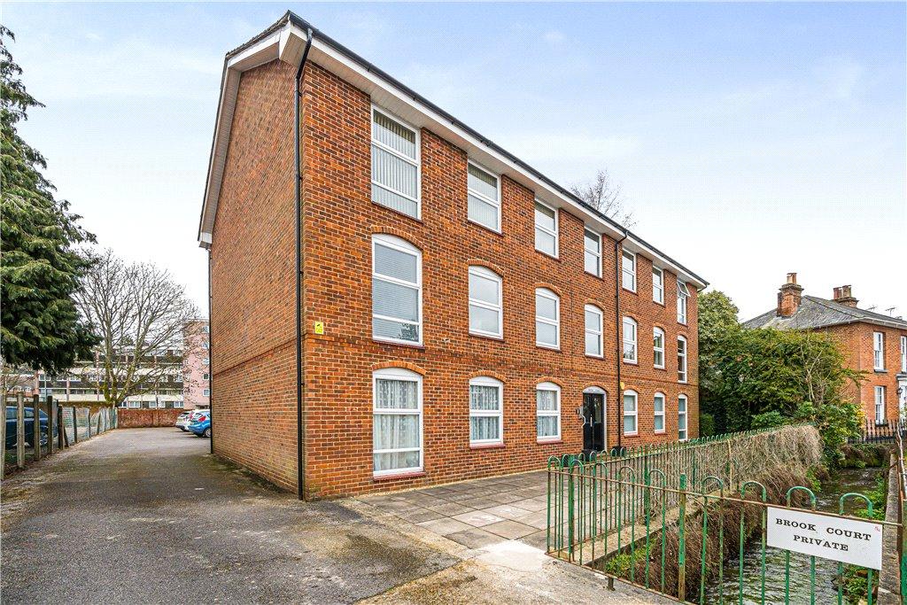 Middlebridge Street, Romsey, Hampshire 2 bed apartment for sale £275,000