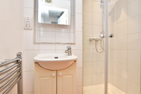 Flat 4a, 16 Cotmandene, Dorking, RH4 2BT