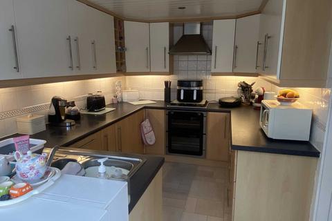 3 bedroom townhouse for sale, Harewood Drive, Royton