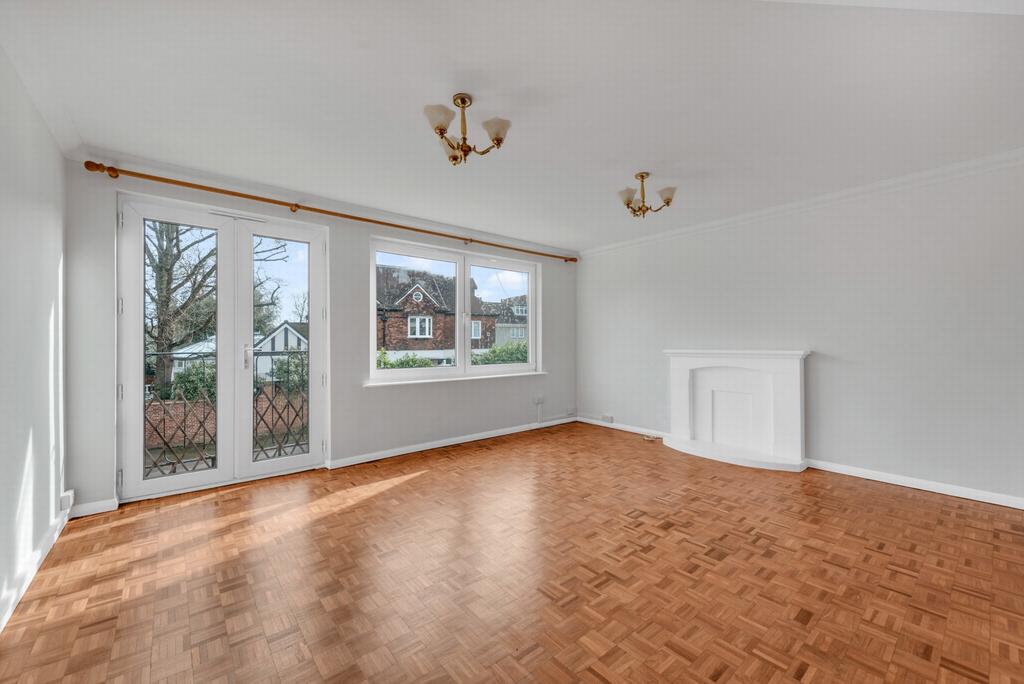 Liskeard Gardens, Blackheath, SE3 2 bed apartment £1,700 pcm (£392 pw)