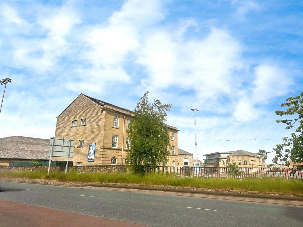 Henry Street, Huddersfield Town... 1 bed apartment to rent £525 pcm