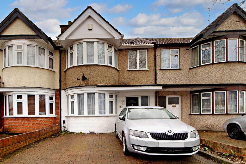 Ravenswood Crescent, North Harrow, HA2 3 bed terraced house £570,000