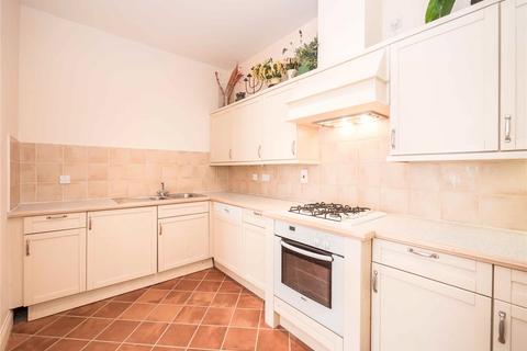 2 bedroom flat to rent, East London Street, Edinburgh, EH7