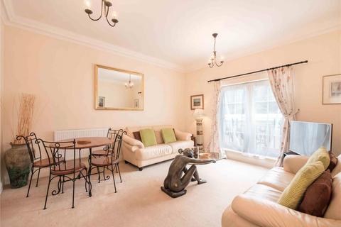 2 bedroom flat to rent, East London Street, Edinburgh, EH7