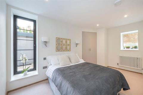 2 bedroom flat for sale, Melrose Road, London