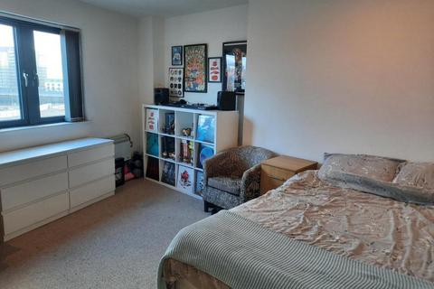 2 bedroom flat to rent, South Quay, Kings Road, Swansea, SA1 8AJ