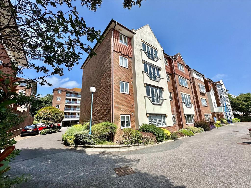 Southfields Road, Eastbourne, East Sussex, BN21 2 bed apartment for