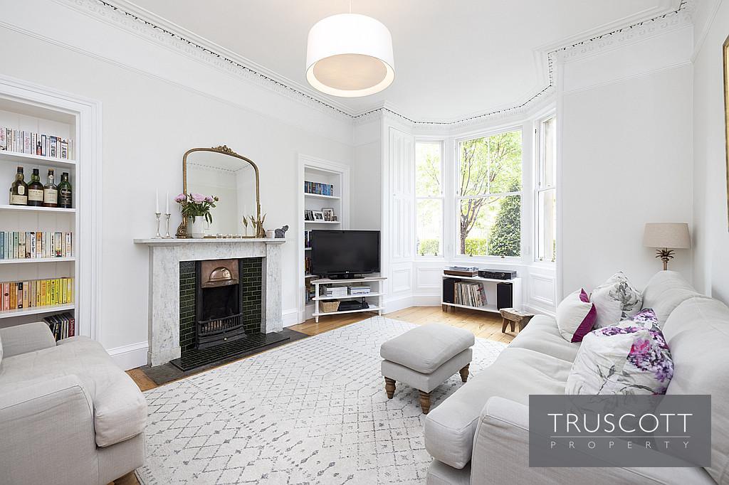 8 Shandon Crescent, Shandon... 3 bed terraced house £550,000