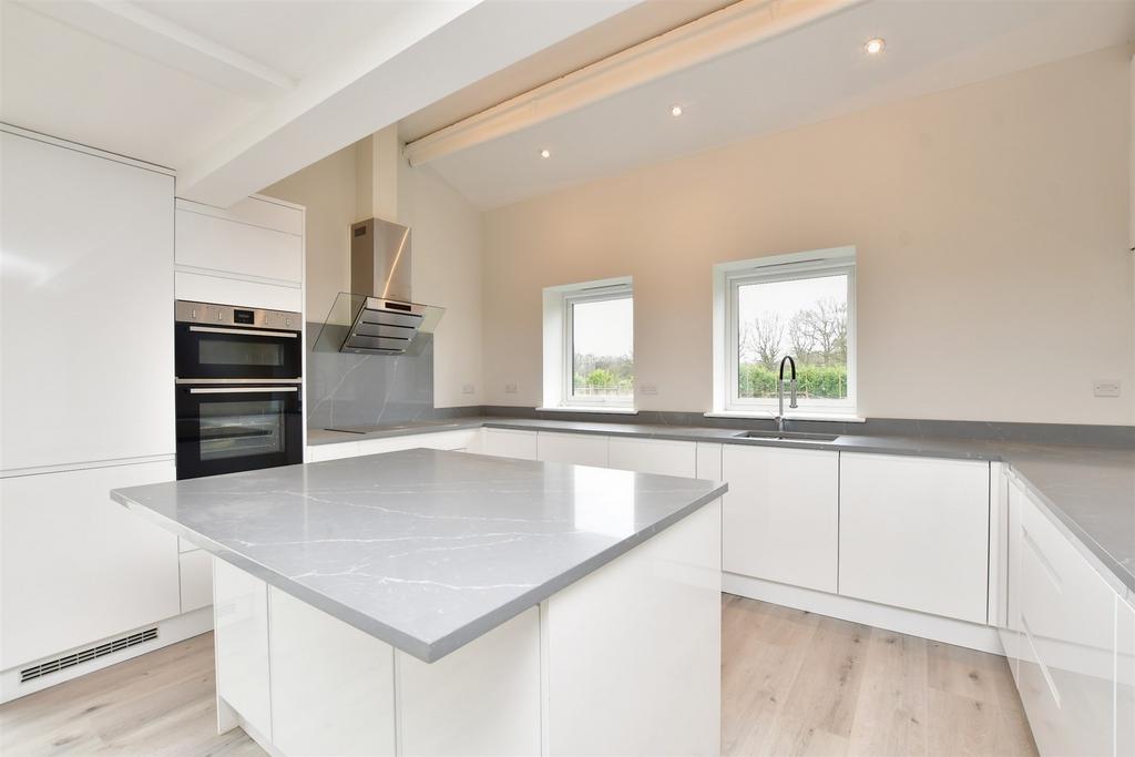 Kitchen Lounge/Dining Room