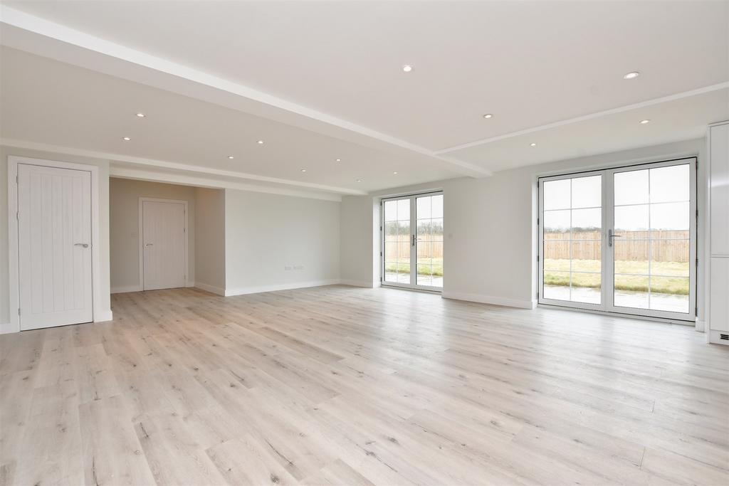 Kitchen Lounge/Dining Room