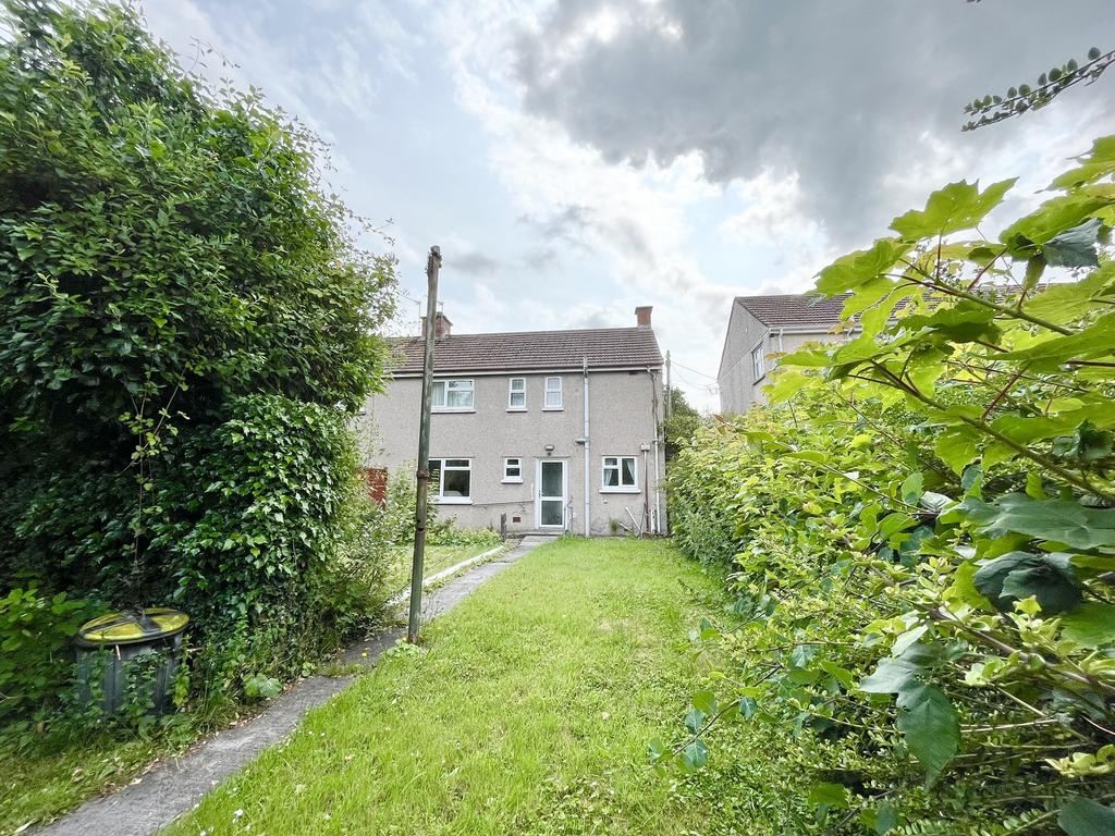 Bron Yr Ynn, Drefach, Llanelli, Carmarthenshire. 2 bed semidetached