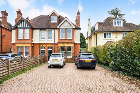 5 bedroom semi-detached house for sale - Crockford Park Road, Addlestone, Surrey, KT15