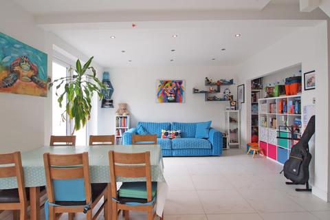 40 Cheam Road, Epsom, KT17 1SY