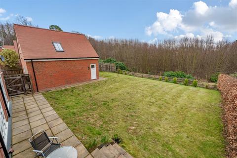 11 Brackenwood, Midhurst, GU29 0FB