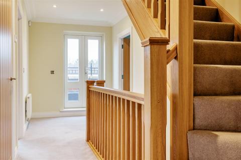 11 Brackenwood, Midhurst, GU29 0FB