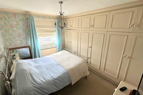 248 Highfield Road, Romford, RM5 3AW