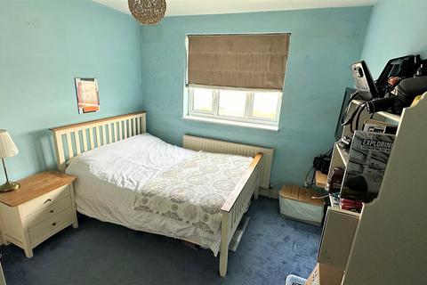 248 Highfield Road, Romford, RM5 3AW