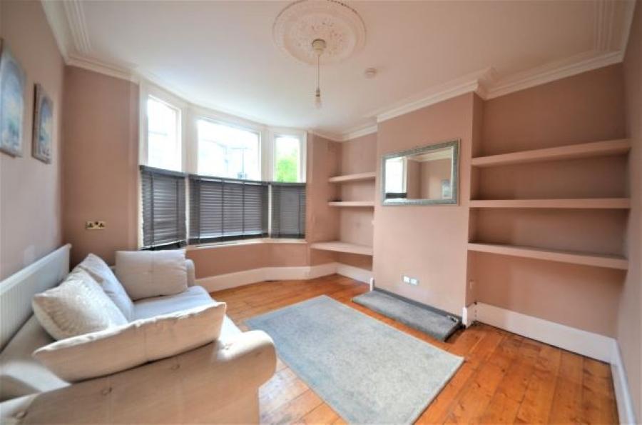 Coleman Road, London SE5 1 bed ground floor flat £1,550 pcm (£358 pw)