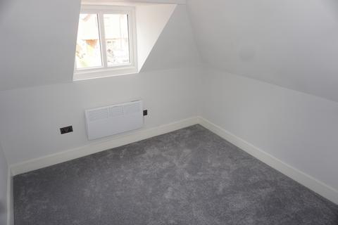 1d Sienna Close, Chessington, KT9 2HQ