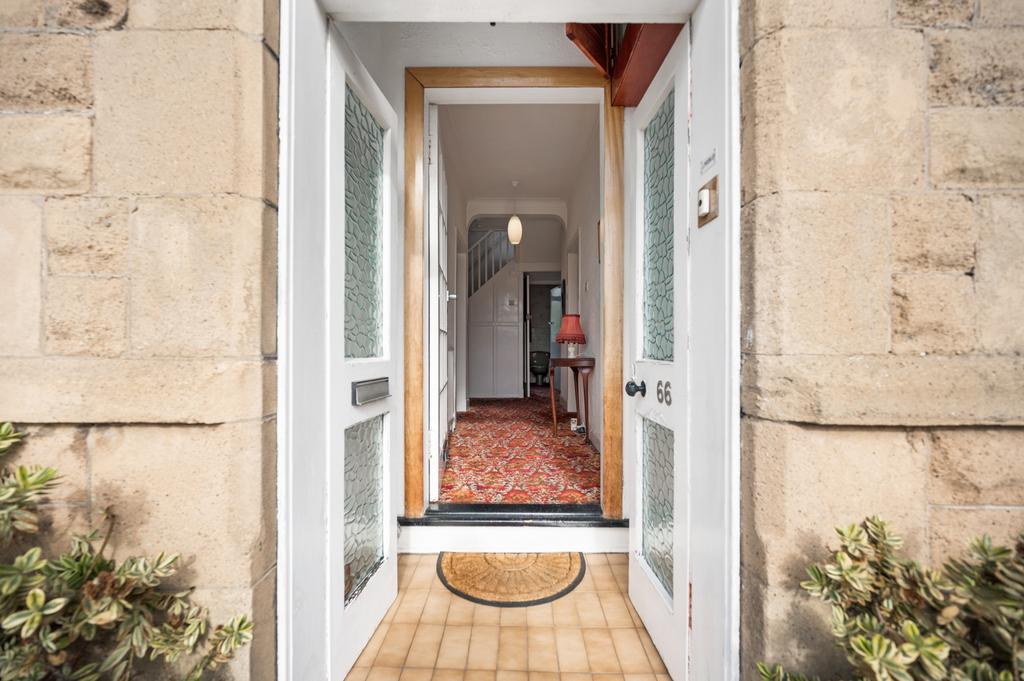 Beechwood Drive, Broomhill, Glasgow, G11 7HQ 3 bed terraced house for sale £450,000