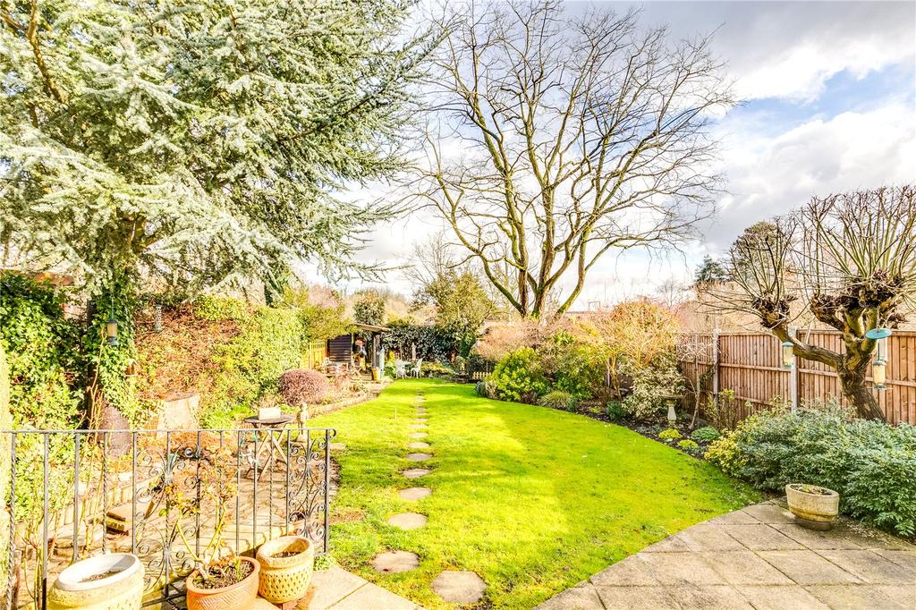 Station Road, Digswell, Welwyn... 3 bed detached house £900,000