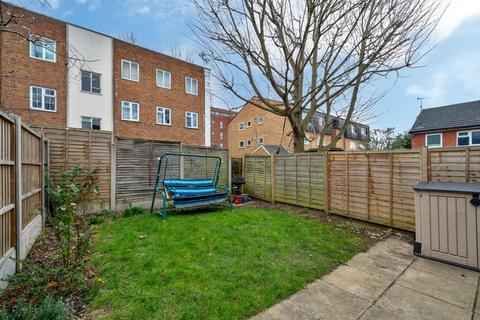 25 Caroline Close, London, SW16 2XU