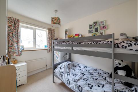 25 Caroline Close, London, SW16 2XU