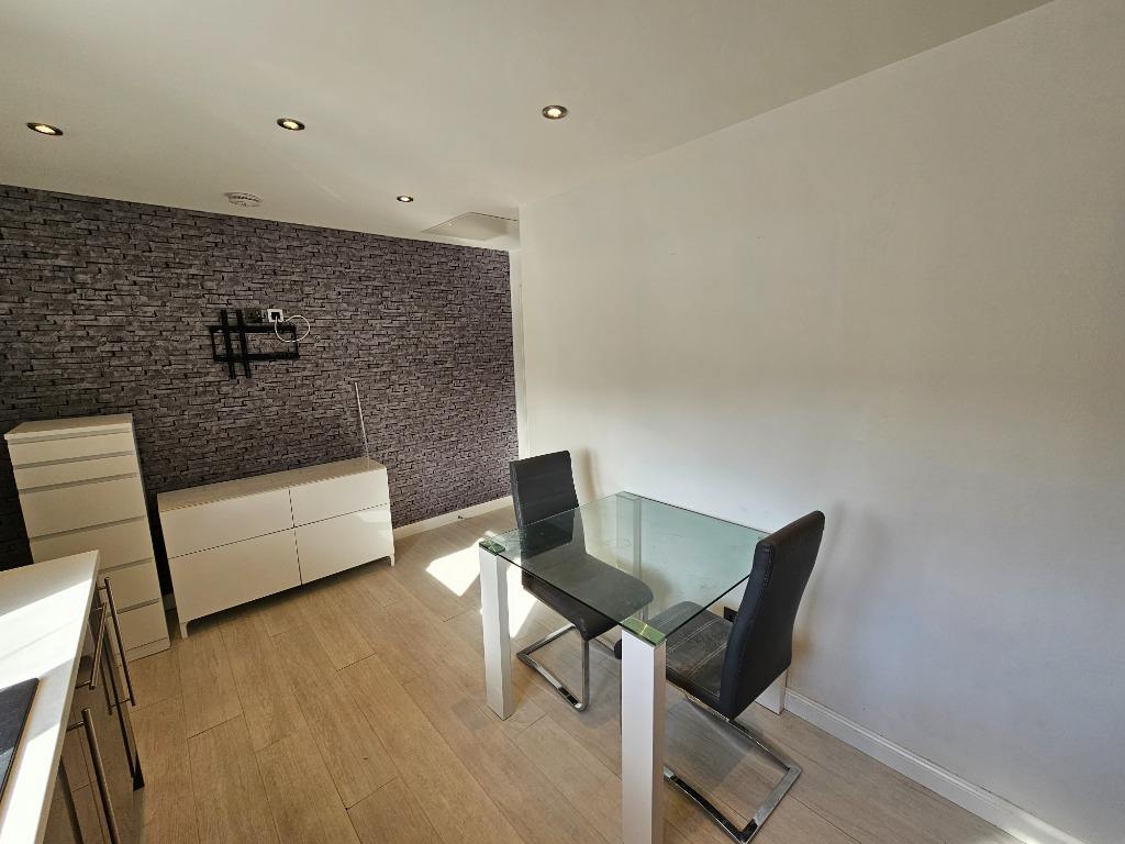 Macaulay Drive, West End, Aberdeen, AB15 2 bed flat £775 pcm (£179 pw)
